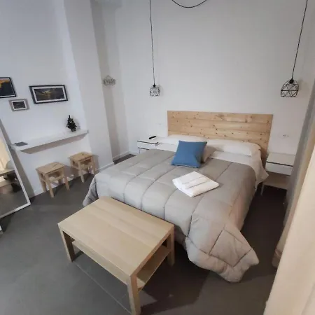 Nicole Oda ve Kahvaltı Santa Maria Del Cedro