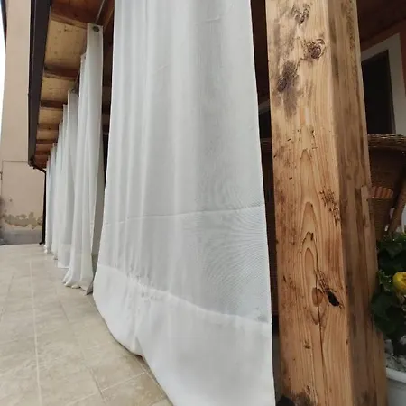 Oda ve Kahvaltı Nicole