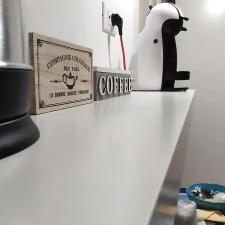 Nicole Oda ve Kahvaltı Santa Maria Del Cedro