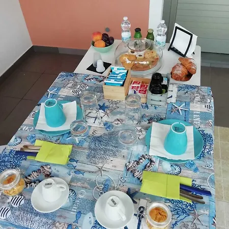 Nicole Oda ve Kahvaltı