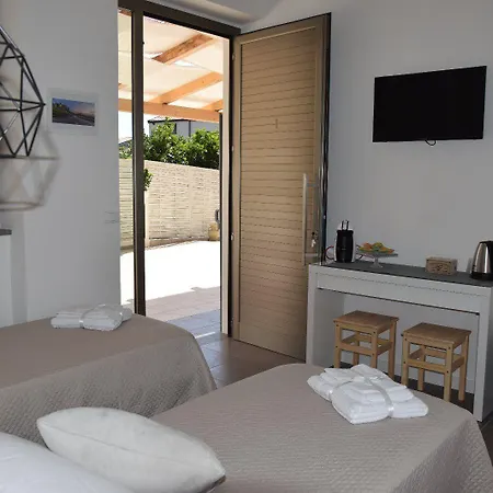 Nicole Santa Maria Del Cedro