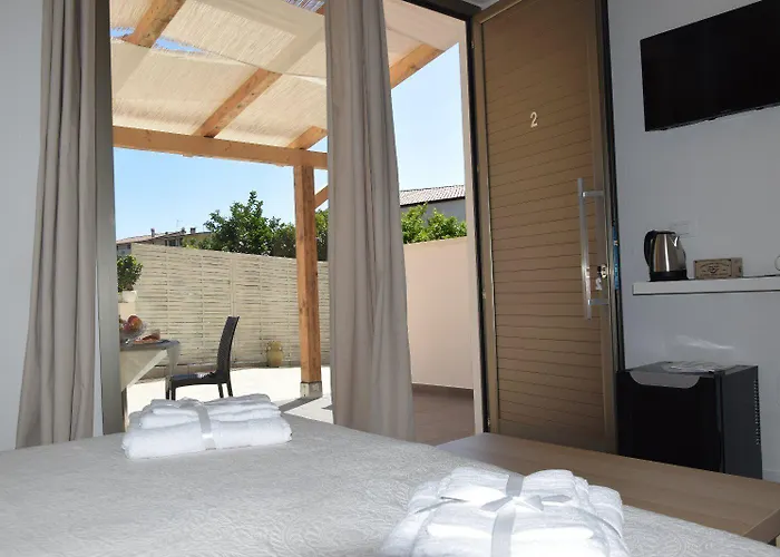 Alojamento de Acomodação e Pequeno-almoço Nicole Santa Maria Del Cedro