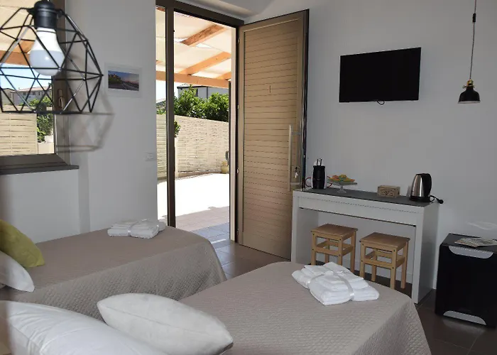 Nicole Santa Maria Del Cedro